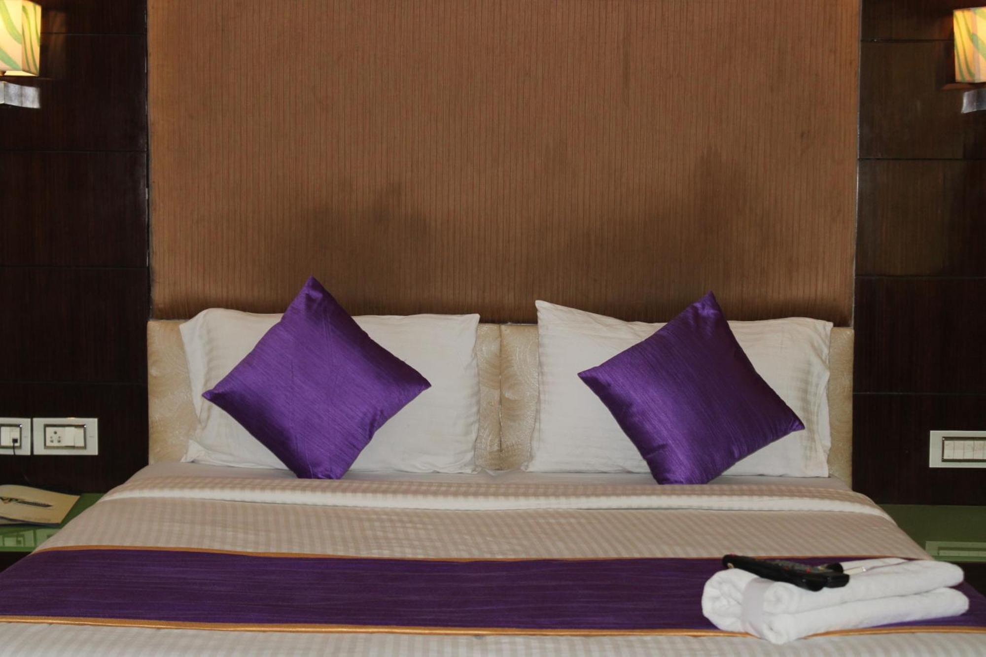 Vp International Hotel Bangalore Eksteriør billede