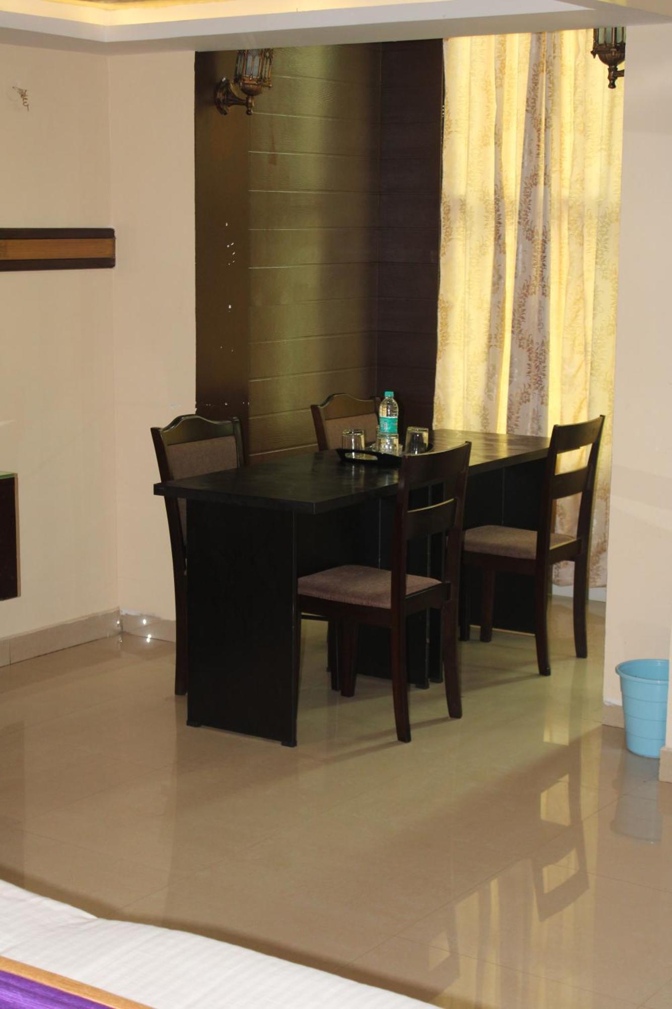Vp International Hotel Bangalore Eksteriør billede