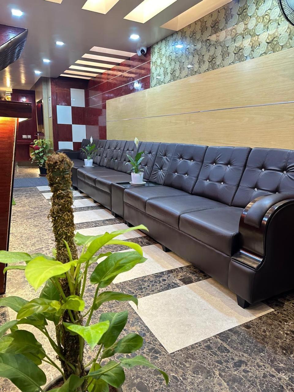 Vp International Hotel Bangalore Eksteriør billede